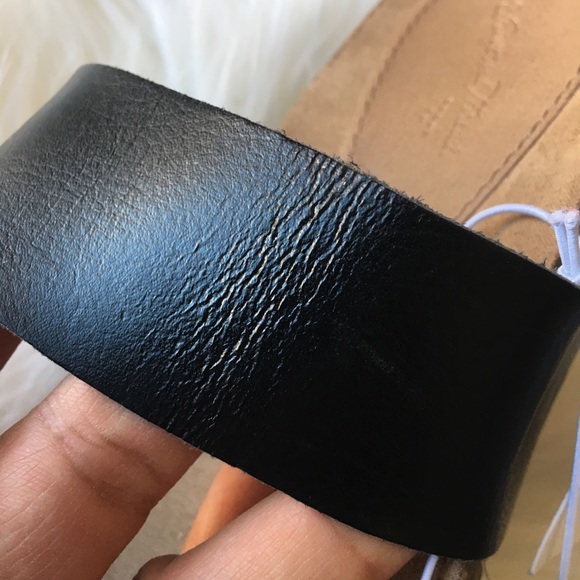 Faux leather 2 strap slide fooded sandals - Picture 3 of 3